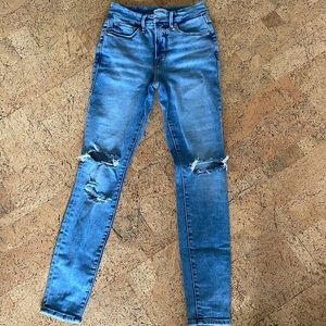 NWOT Good American Good Legs skinny jeans with shadow pockets